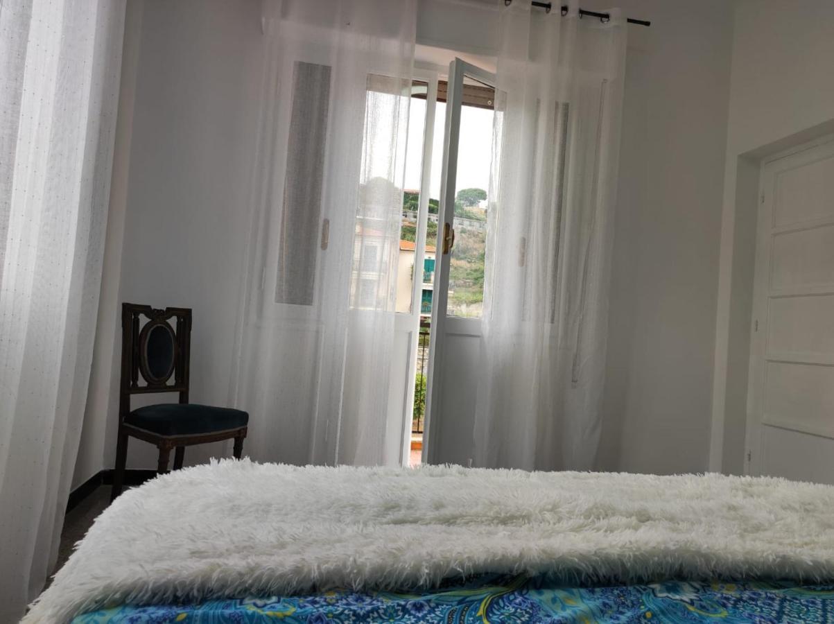 Appartamento Vicino Al Mare Con Parcheggio Riva Ligure Zewnętrze zdjęcie
