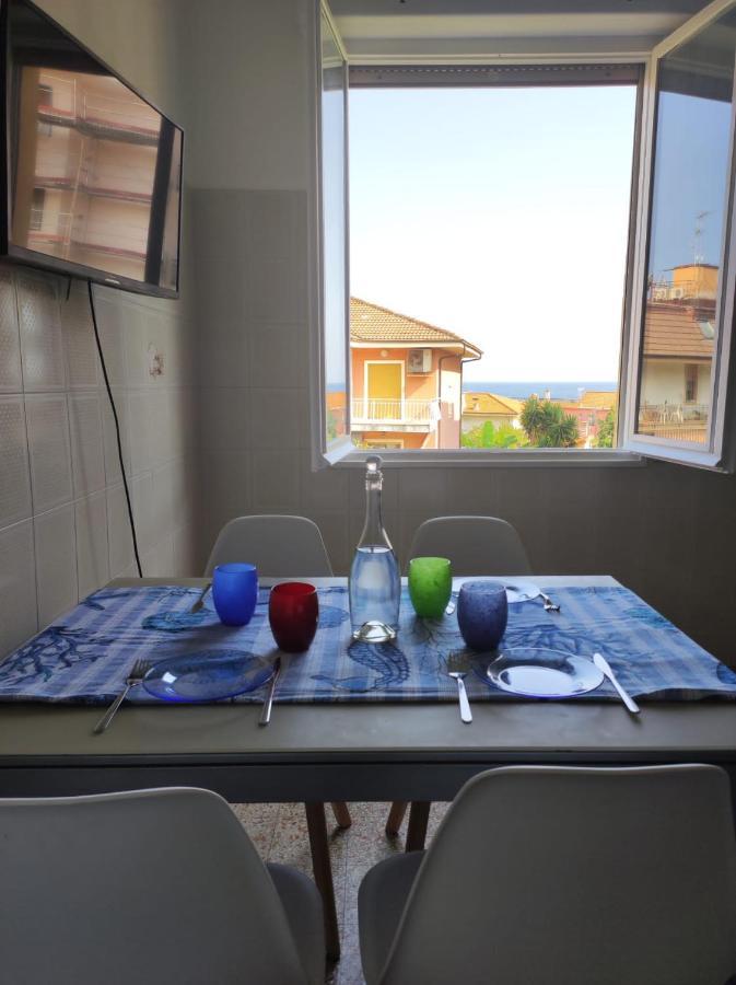 Appartamento Vicino Al Mare Con Parcheggio Riva Ligure Zewnętrze zdjęcie